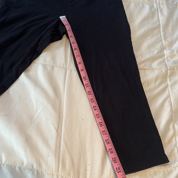 🖤New York & Co black cropped leggings. Size L🖤 - Picture 5 of 7